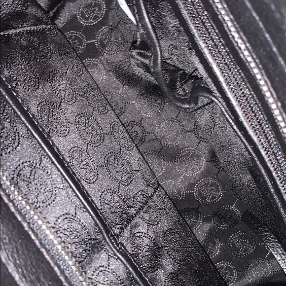 NEW MK BLACK PURSE❗️❗️ - Picture 5 of 8